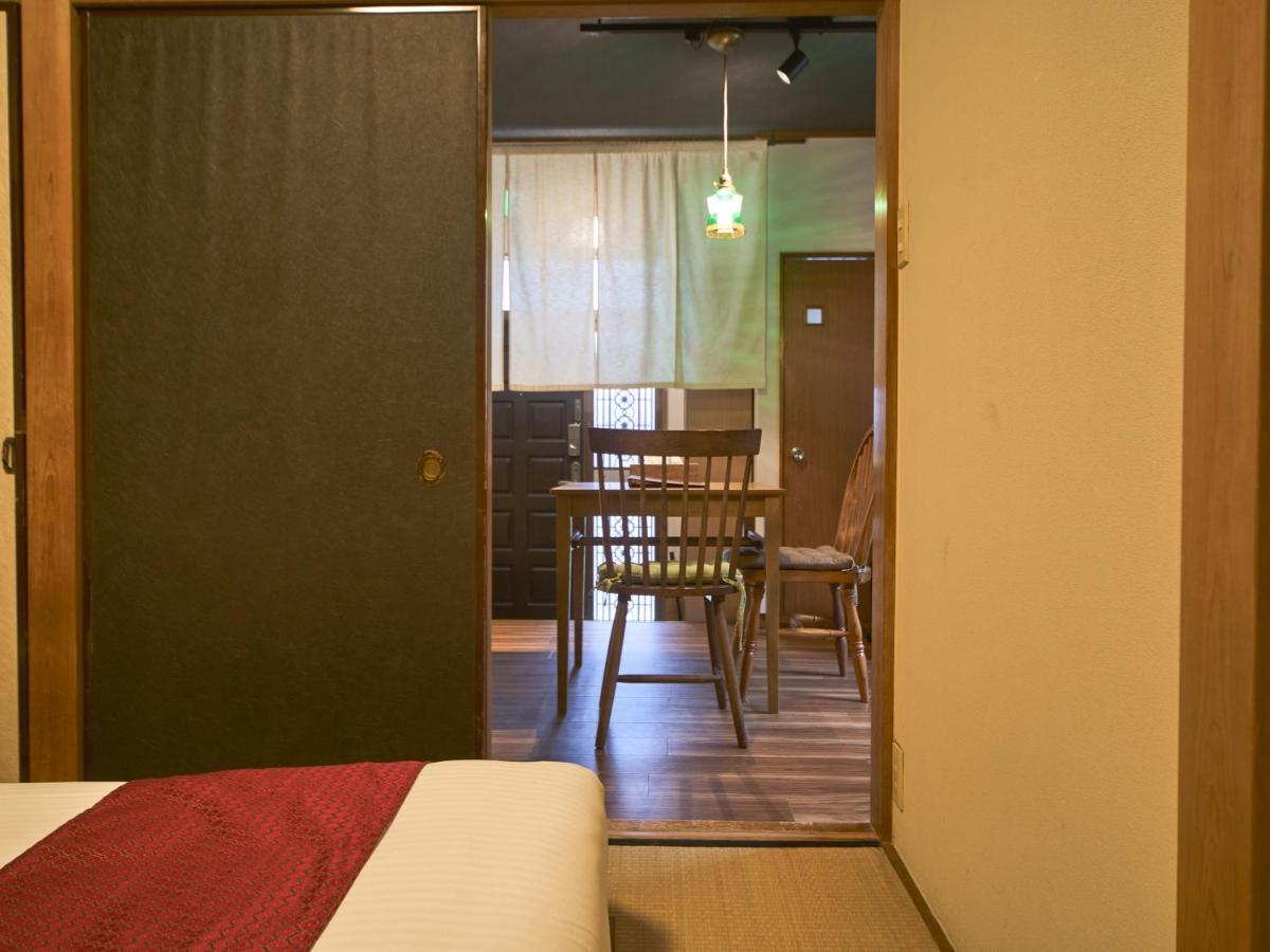 Kagurazaka Retro Bar & Hotel Токио Экстерьер фото