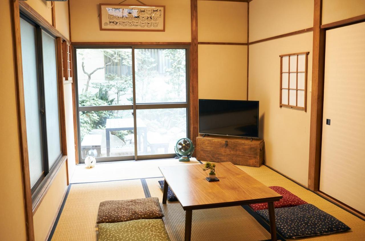 Kagurazaka Retro Bar & Hotel Токио Экстерьер фото