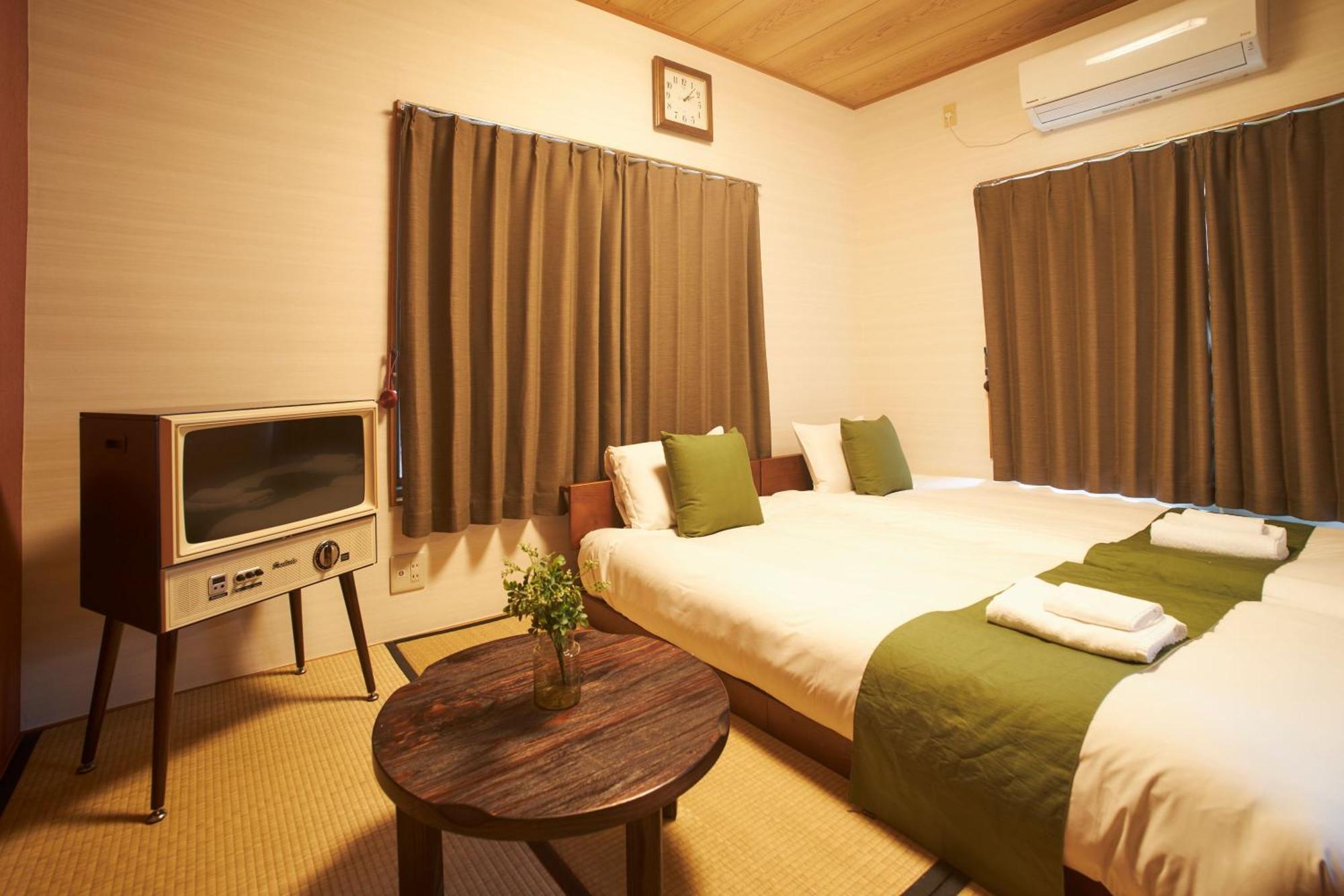 Kagurazaka Retro Bar & Hotel Токио Экстерьер фото