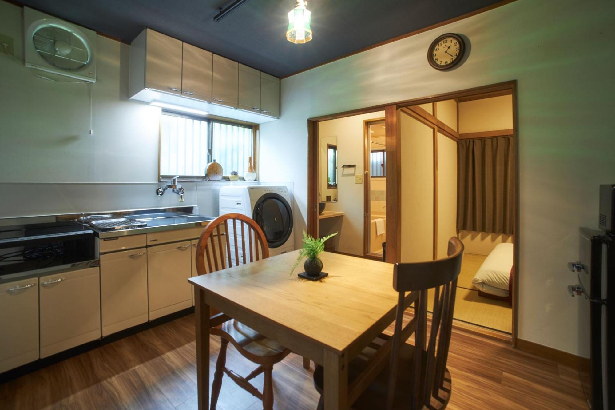 Kagurazaka Retro Bar & Hotel Токио Экстерьер фото